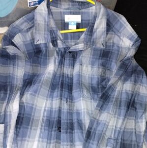 Columbia Men's Blue Plaid Long Sleeved Shirt